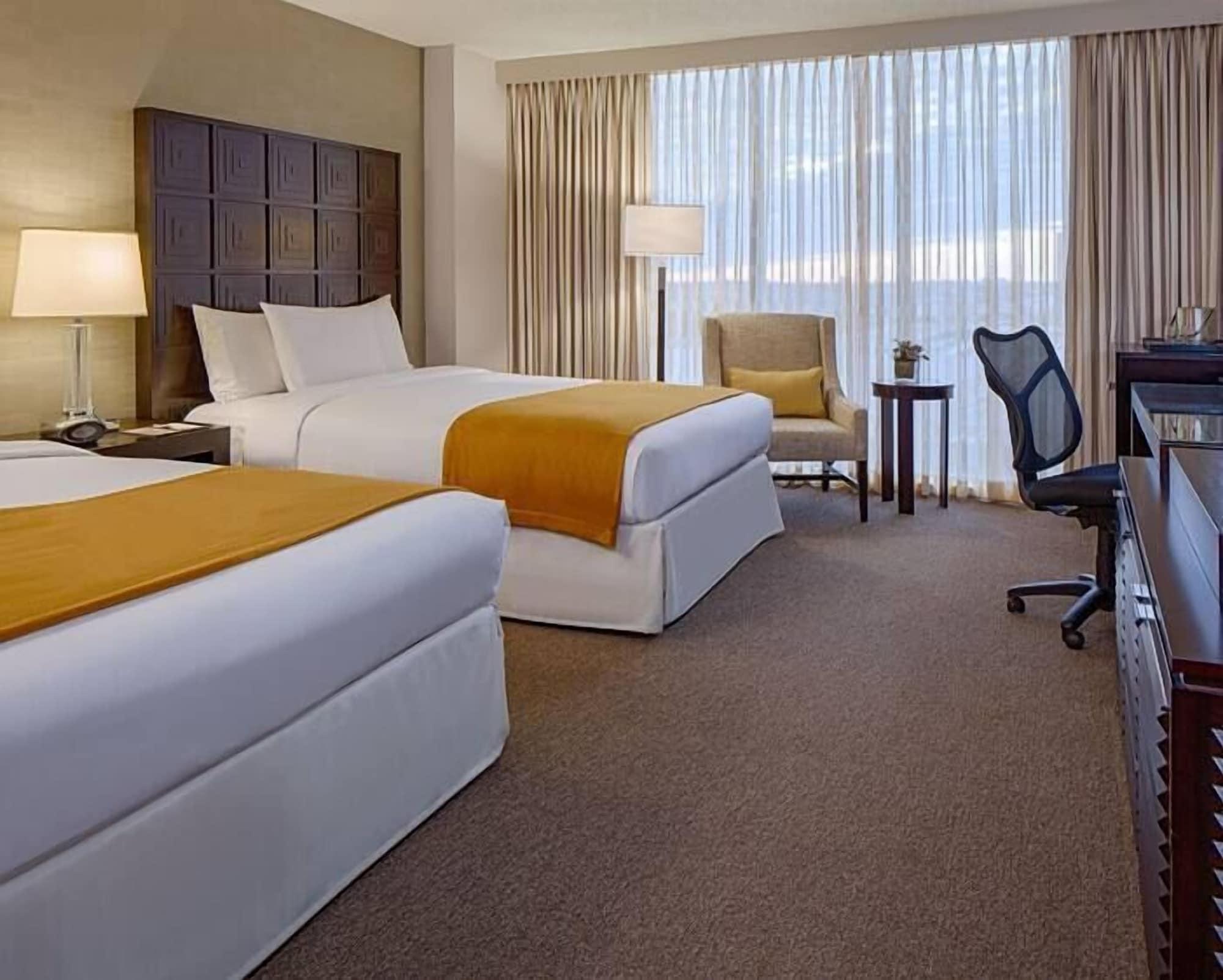 ดับเบิ้ลทรี บาย ฮิลตั้น ฮูสตั้น กรีนเวย์ พลาซ่า Hotel ฮูสตัน ภายนอก รูปภาพ