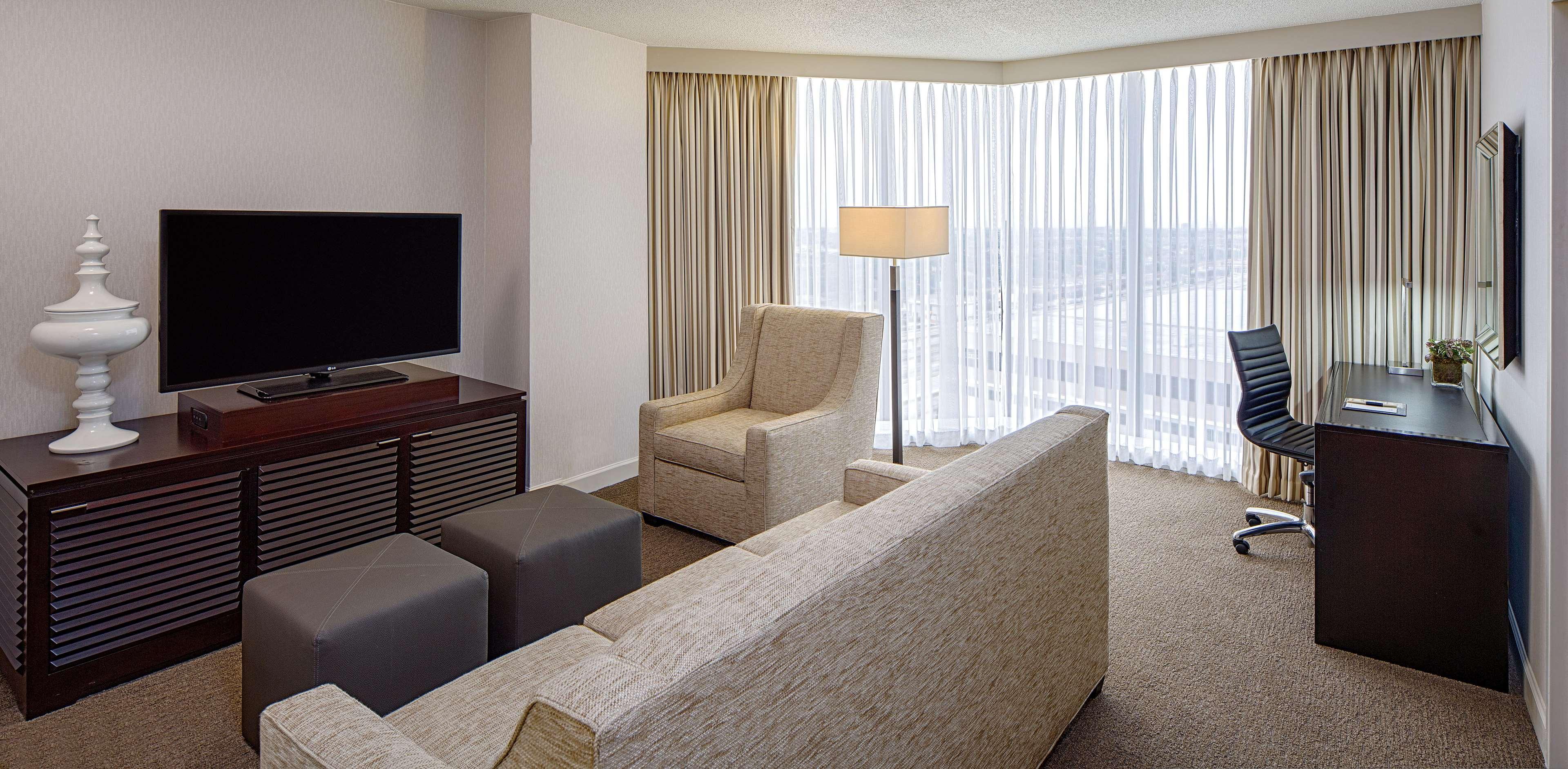 ดับเบิ้ลทรี บาย ฮิลตั้น ฮูสตั้น กรีนเวย์ พลาซ่า Hotel ฮูสตัน ภายนอก รูปภาพ